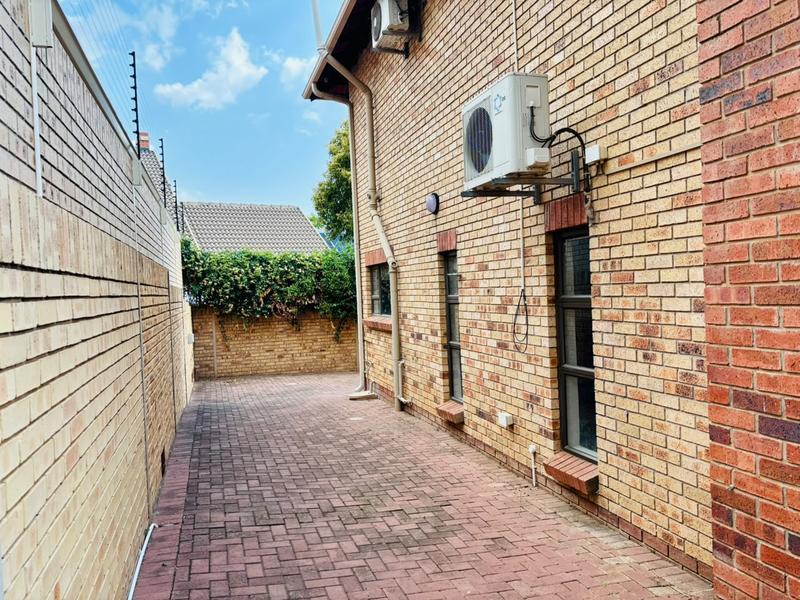 3 Bedroom Property for Sale in Langenhovenpark Free State